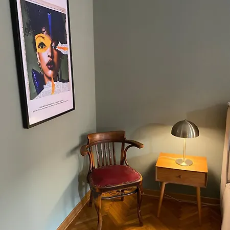 Zentrum Vor Der Tuer Trieste