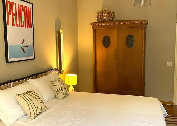 Zentrum Vor Der Tuer *