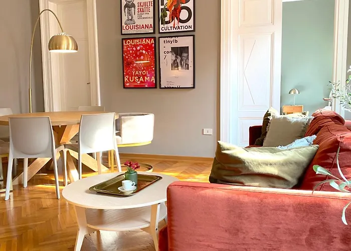 Zentrum Vor Der Tuer *