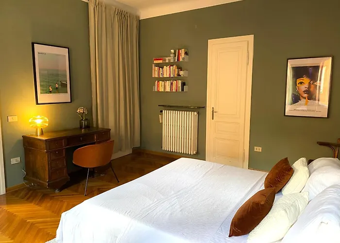 Zentrum Vor Der Tuer * Trieste